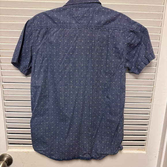 Tommy Hilfiger short sleeved button up Boys 14/16 - Picture 4 of 5